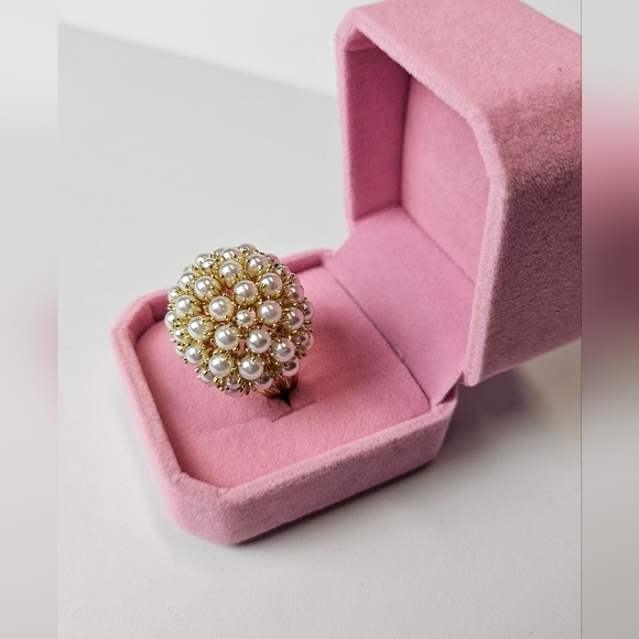 Gold and White Pearl Cluster Ring (NWOT) - Picture 4 of 10